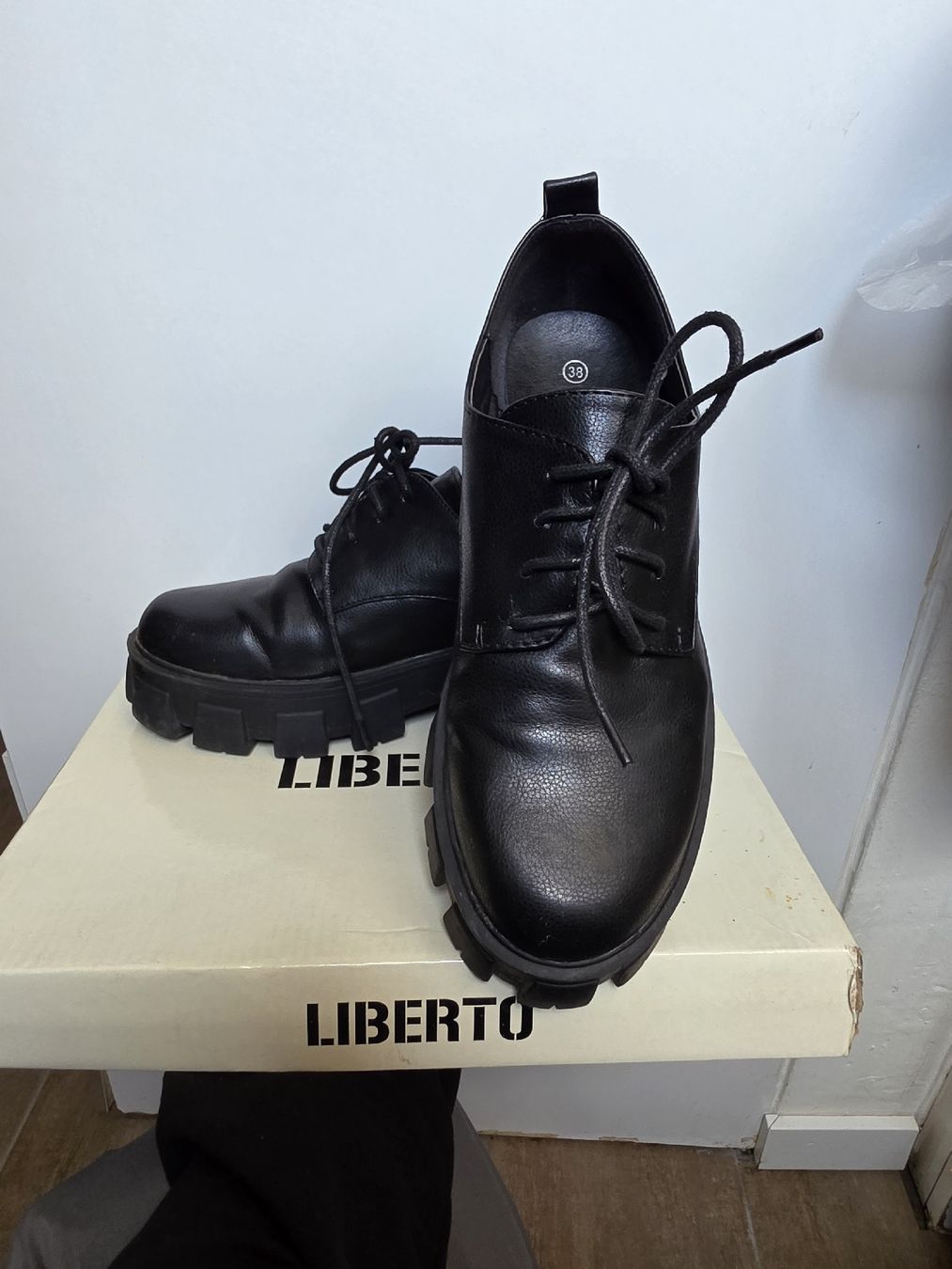 Scarpe da donna: chaussure femme – Nuovo e nell'imballaggio originale da Mézières.fr venduto da tia_ytl9 3