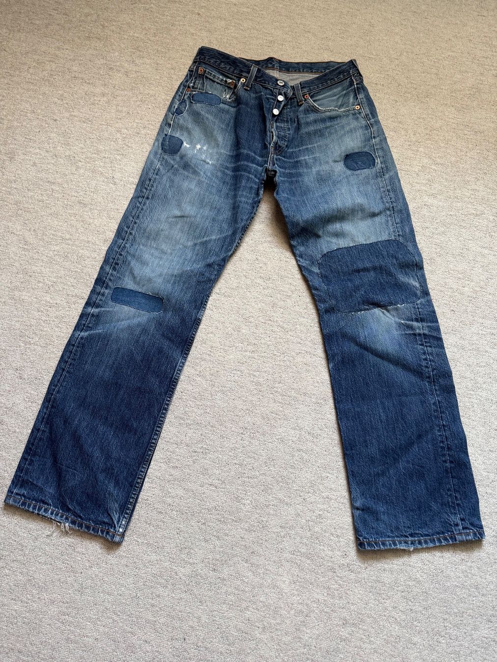 Levi's Jeans: Jeans Levi's 501 usagé et rapiécé – Usato da Echandens venduto da pepite30