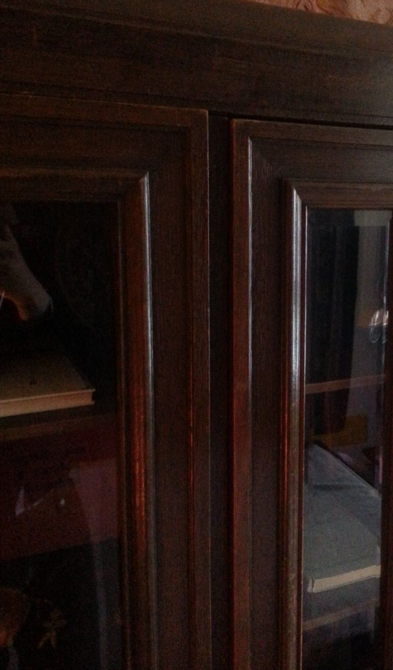 Holzartikel: Jugendstil Vitrine (1905), Eiche massiv – Gebraucht aus Zug von megawarenlager 5