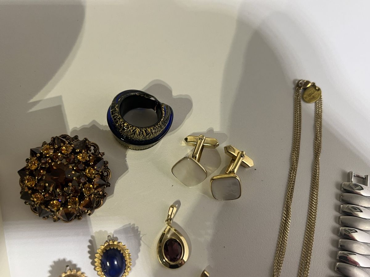 Sonstiger Schmuck: Lot de bijoux +1 montre Tissot – Gebraucht aus St-Pierre-Clages von ste_xk6p 1