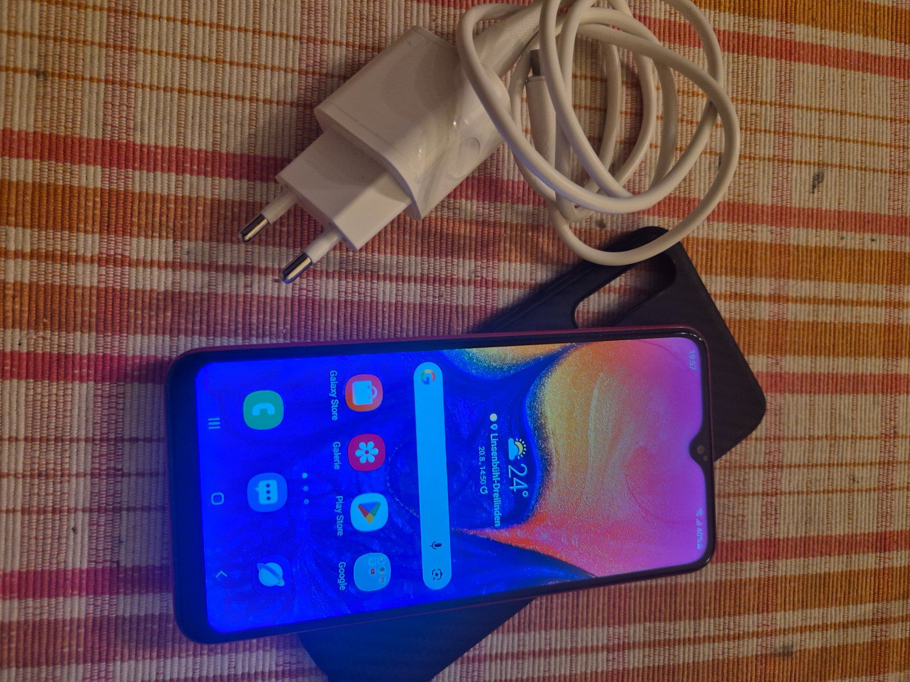 Samsung Telefoni cellulari / Smartphones: Samsung A10 32gb Duos red – Usato da St. Gallen venduto da Juhasli