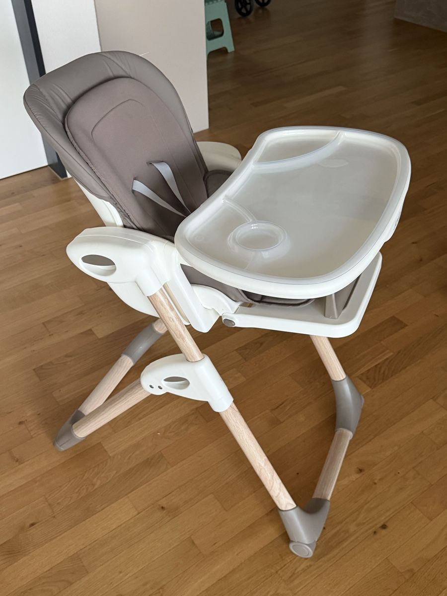Chaises hautes: Kinderhochstuhl – D'occasion à Lüchingen par nem_nh7v