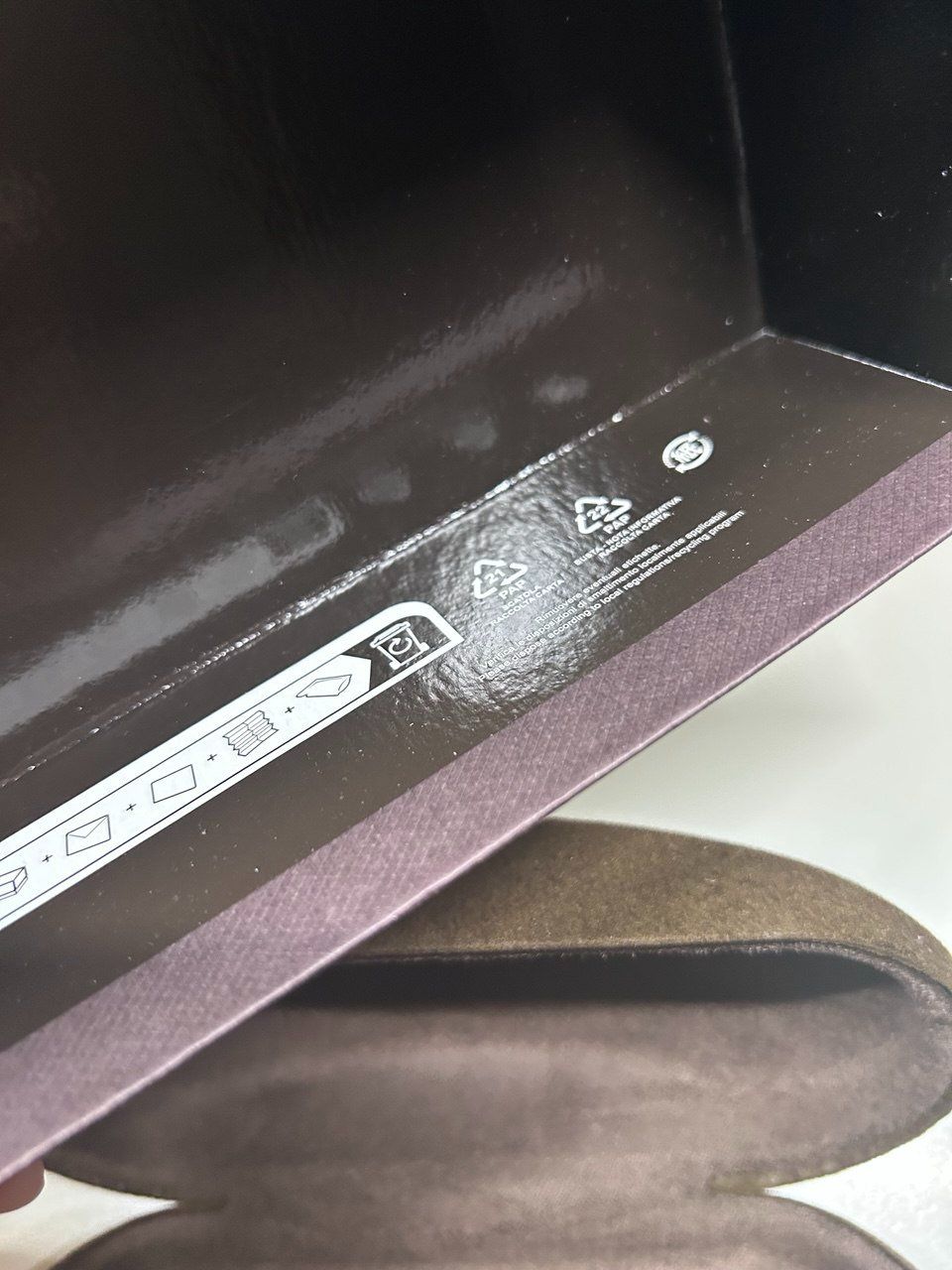 Altro in  Abbigliamento & Accessori: Tom Ford Case + Box – Nuovo (secondo la descrizione) da Giubiasco venduto da LorisVale 6