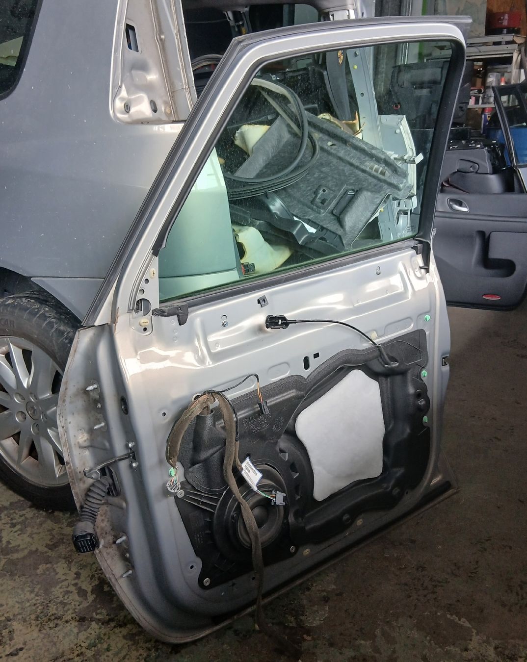 Renault Tutti pezzi di ricambio auto: Portière avant droite Renault Espace 2002-2014 – Usato da la heutte venduto da Auto-stock 1
