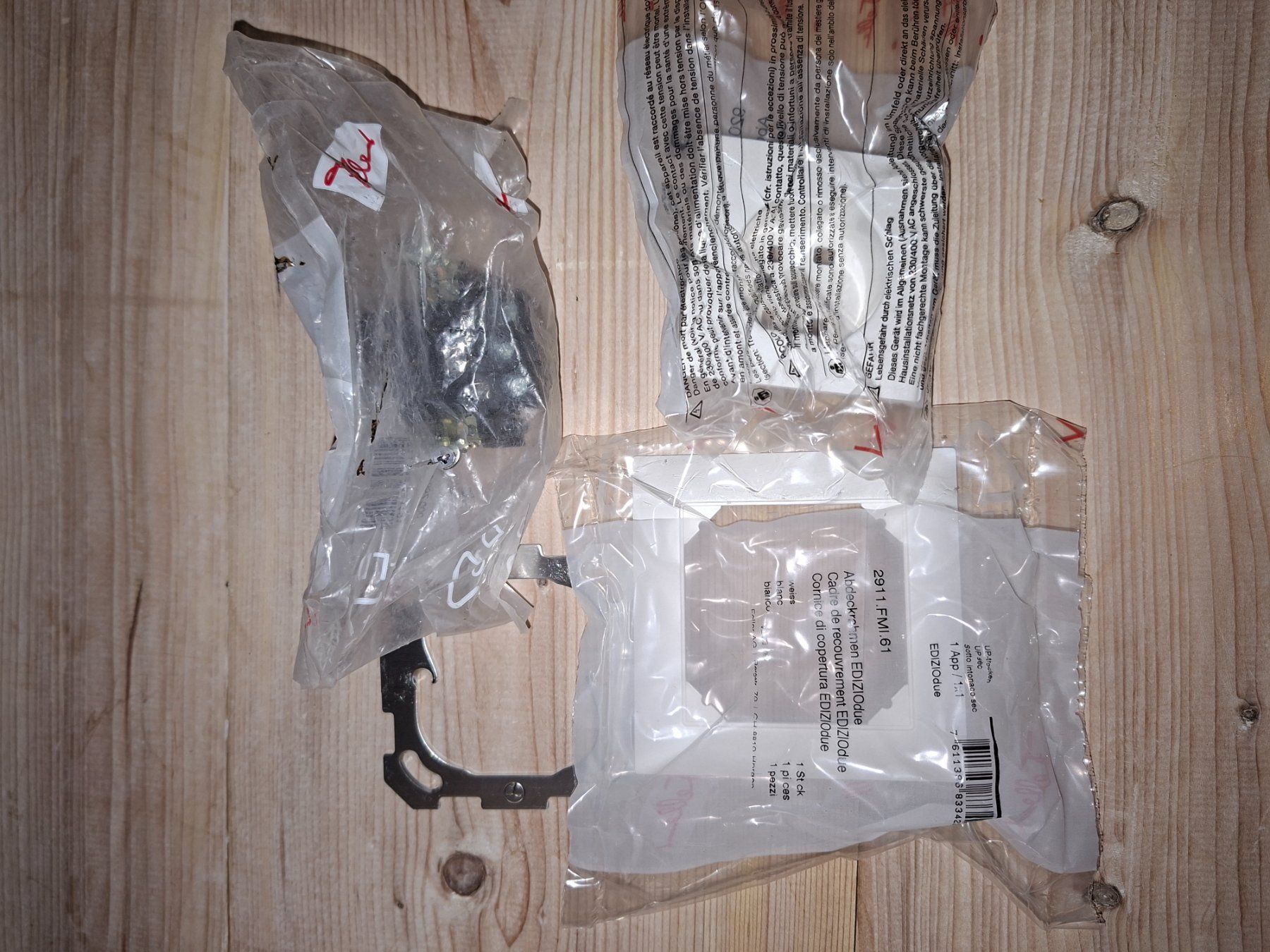Feller Spine: UP T25 Steckdose Edizio Due weiss – Nuovo e nell'imballaggio originale da Emmenmatt venduto da BitHeater 1
