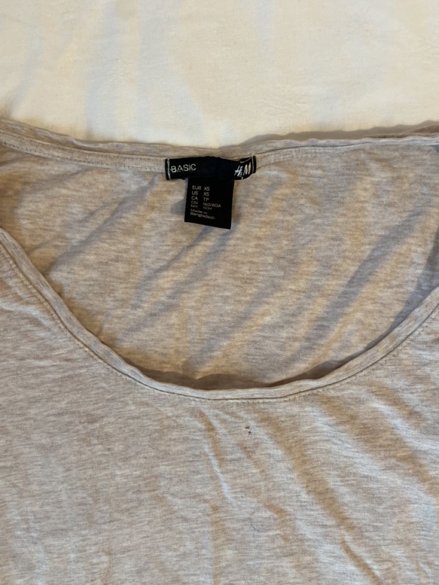 H&M T-shirt: T-shirt beige h&m – Usato da Chêne-Bougeries venduto da sor_9rzp 1