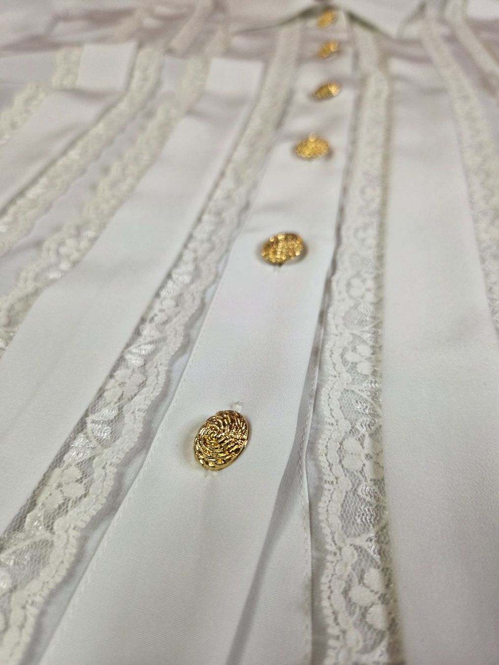 Camicette: Vintage weisse Spitzen Bluse – Usato da Bern venduto da -Aniko- 3