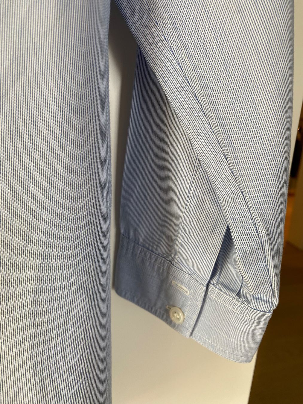 Camicette: Hellblaugestreifte Bluse mit Knopfleiste im Rücken – Nuovo (secondo la descrizione) da Oberrieden venduto da mar_8vmz 7
