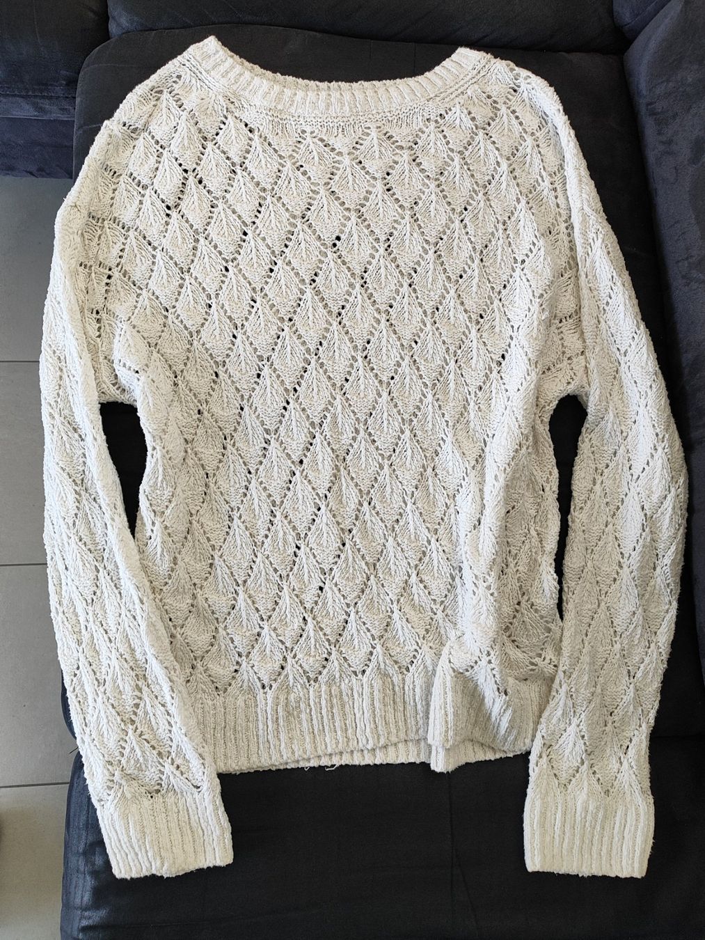 Esprit Maglioni & Felpe: Schöner weisser Pullover Esprit Gr. M (38/40) – Usato da Seon venduto da Mandes1