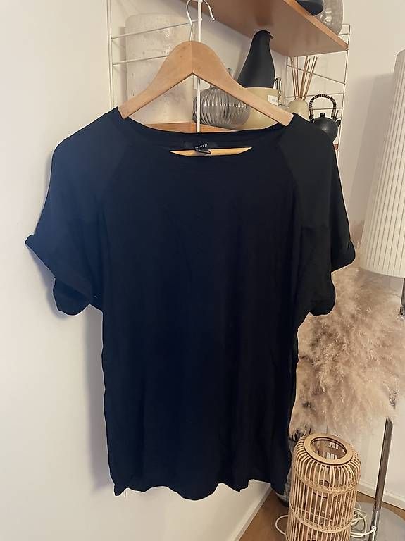 T-shirt: Forever Young – Usato da Renens VD venduto da siric1996