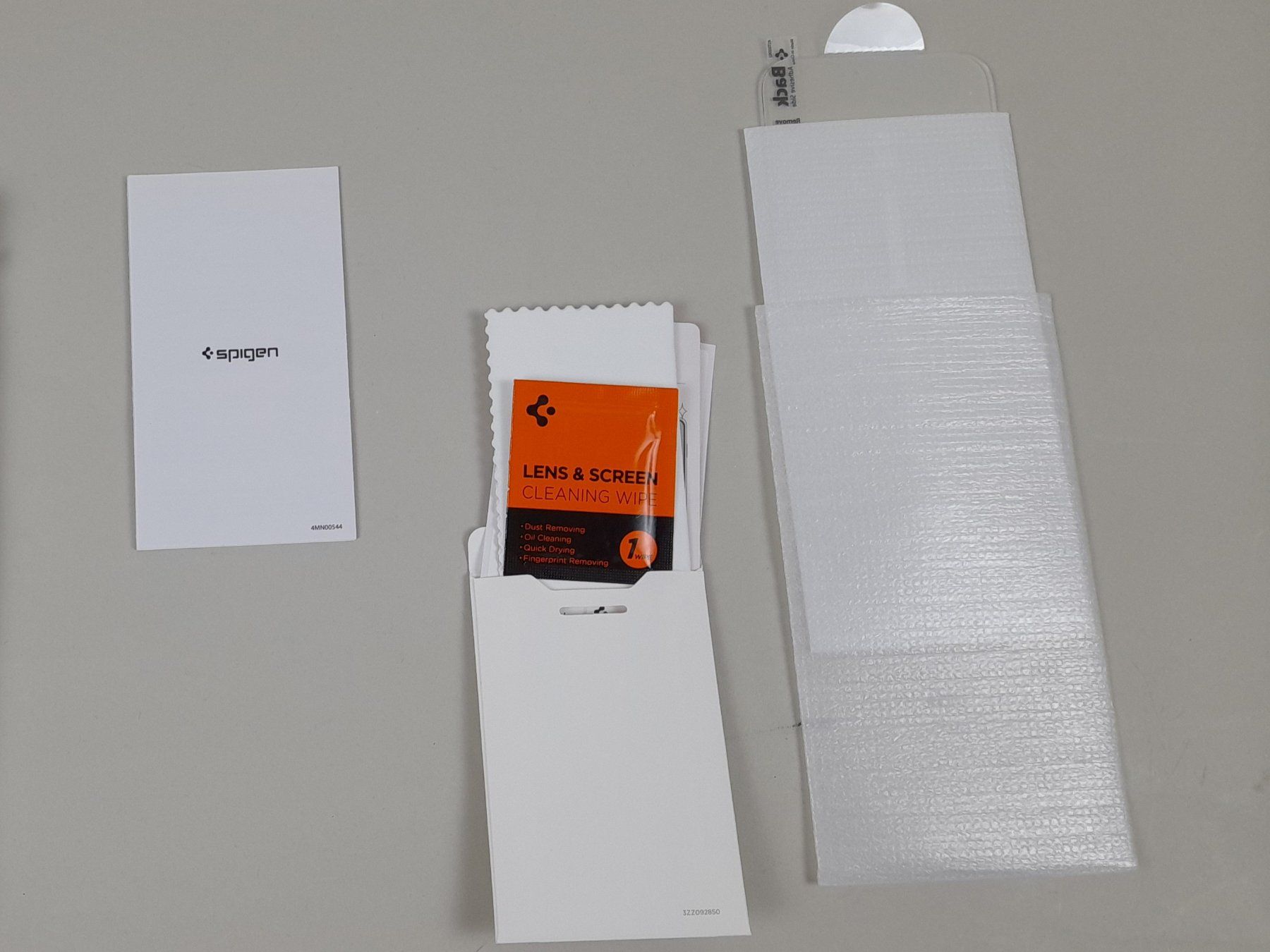 Ritocchi & pellicole di protezione: SPIGEN Schutzglas iPhone 6.9 (2024) – Nuovo (secondo la descrizione) da Liebefeld venduto da Restwert_Liebefeld 2