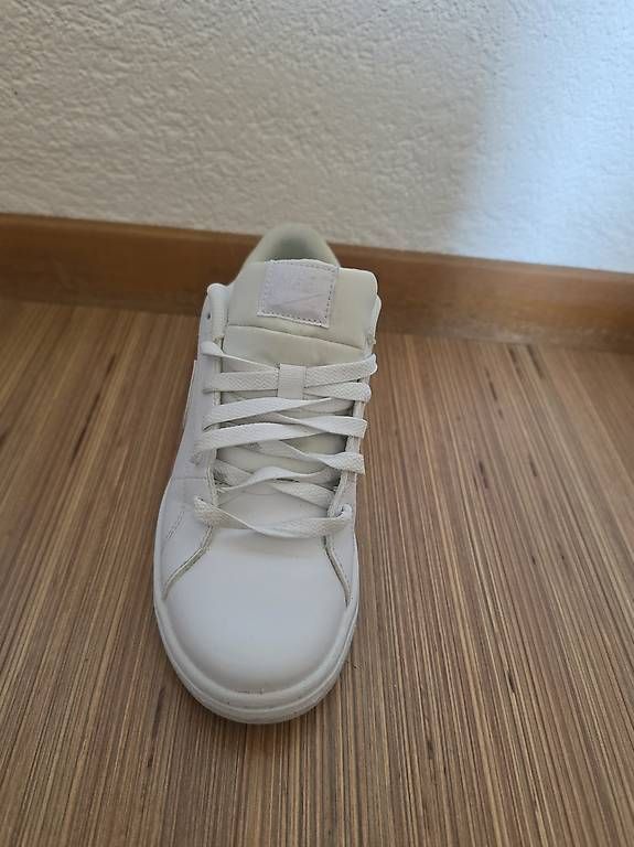 Damenschuhe: Nike Baskets basses Court Royale 2 blanches – Gebraucht aus Essert-Pittet von lyli01 3