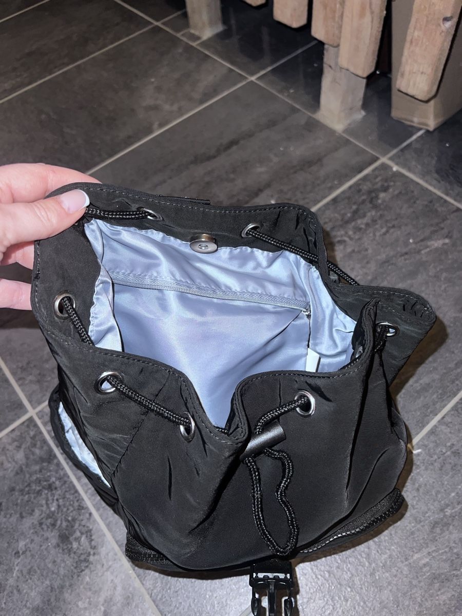 Rucksäcke: Schwarzer Rucksack – Gebraucht aus Luzern von vivientth 2