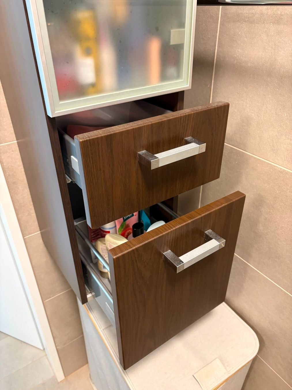 Armadi: Schöner Wandschrank – Usato da Zürich venduto da bec_p62s 1