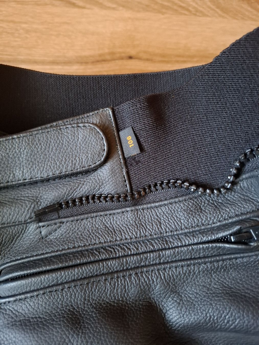 IXS Pantaloni: IXS Motorradhose Gr. 106,  mit Protektoren – Usato da Grosswangen venduto da michelli. 1