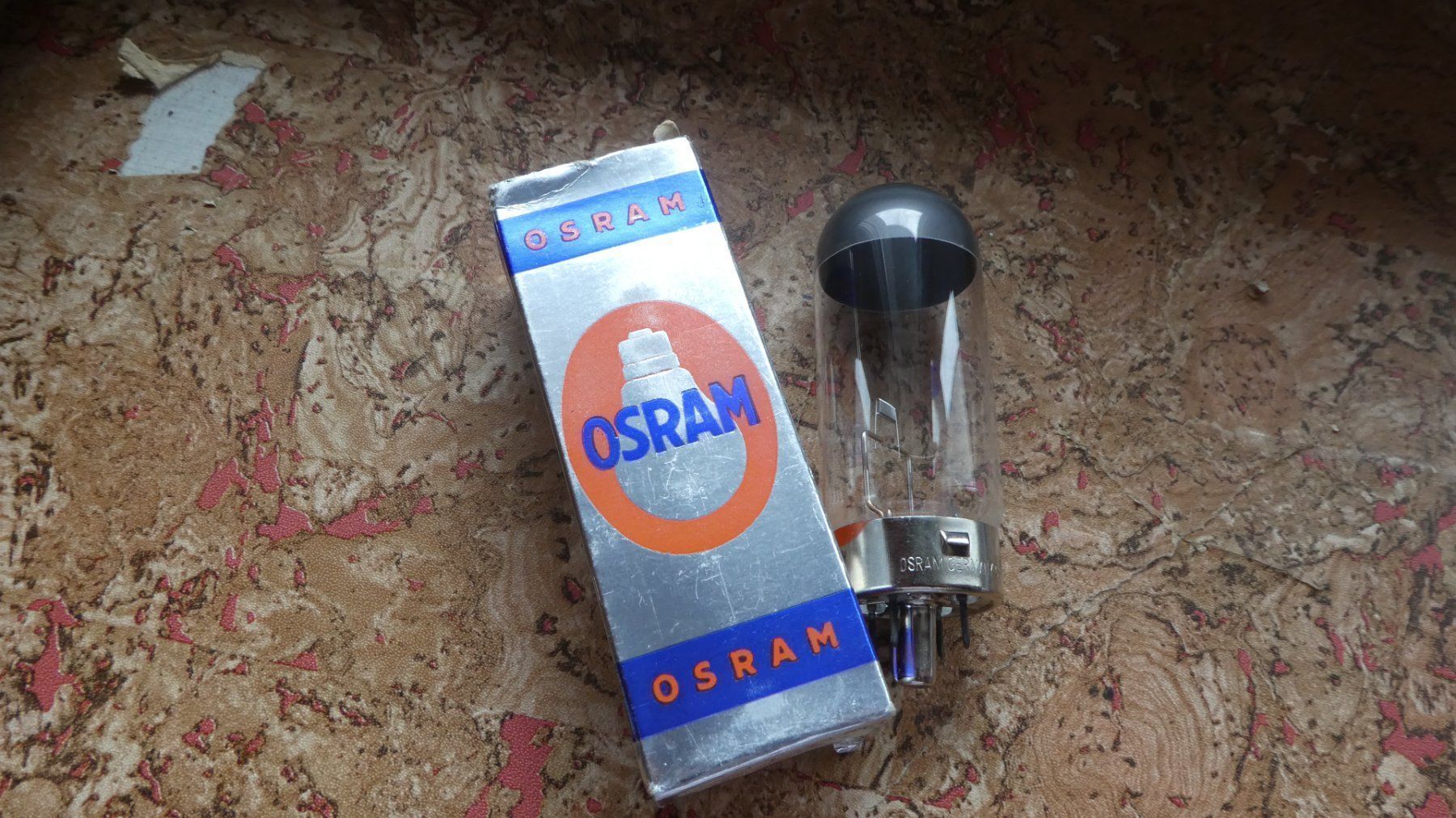 Osram Lampen: Projektorlampe Osram 24V 150W G17 – Neu und originalverpackt aus Lausen von Vectrex1