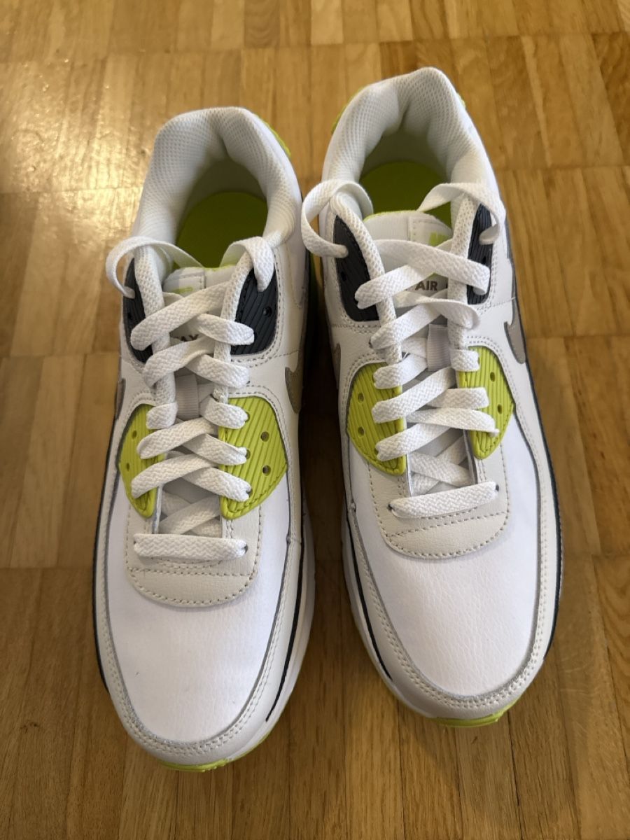 Nike Scarpe per ragazze: Nike Air Max 90 neu original  – Nuovo (secondo la descrizione) da Sisseln AG venduto da Gommibaerli87