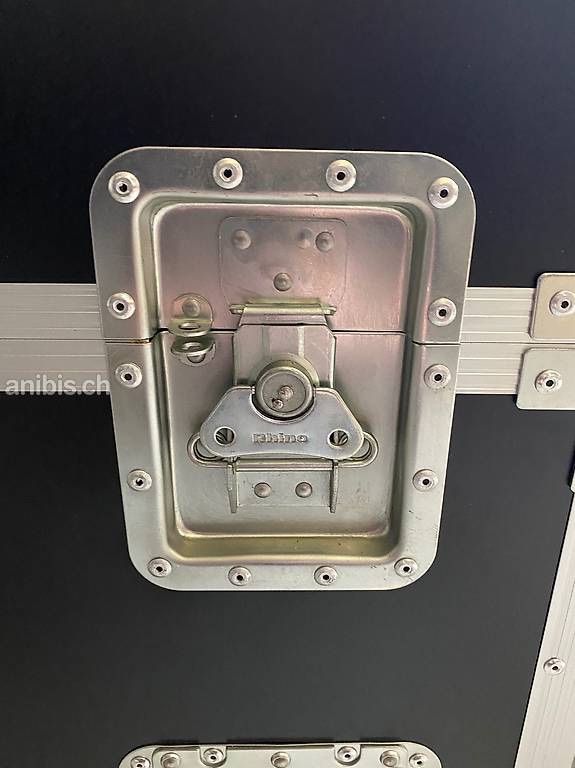 Valigie: Flightcase pour écran plat – Usato da Gland venduto da musiquegland 2