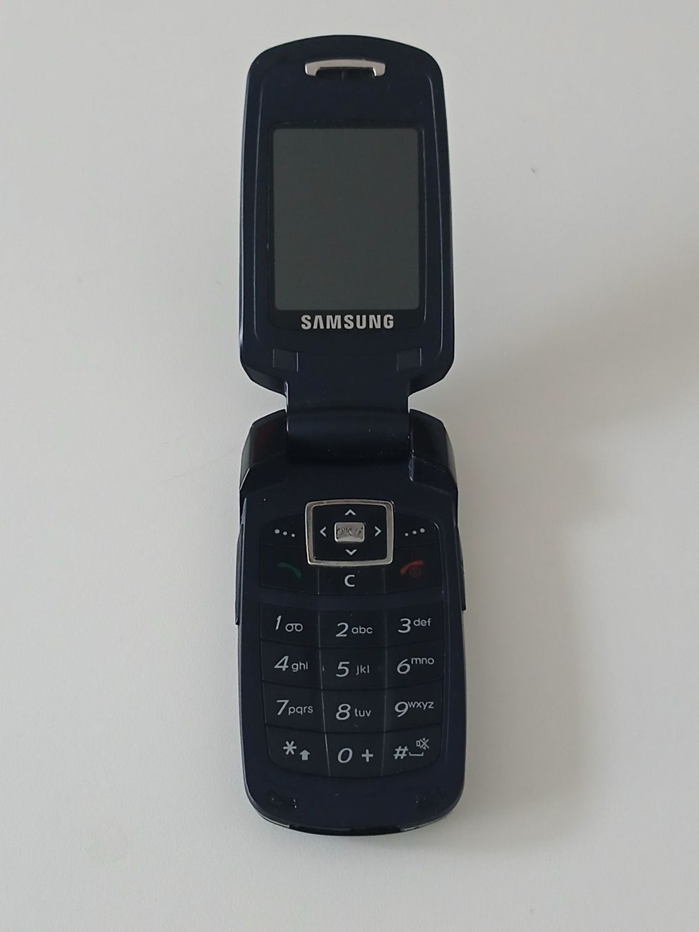 Samsung Telefoni cellulari / Smartphones: Samsung Klapphandy schwarz gebraucht – Usato da Kloten venduto da Travolli 1