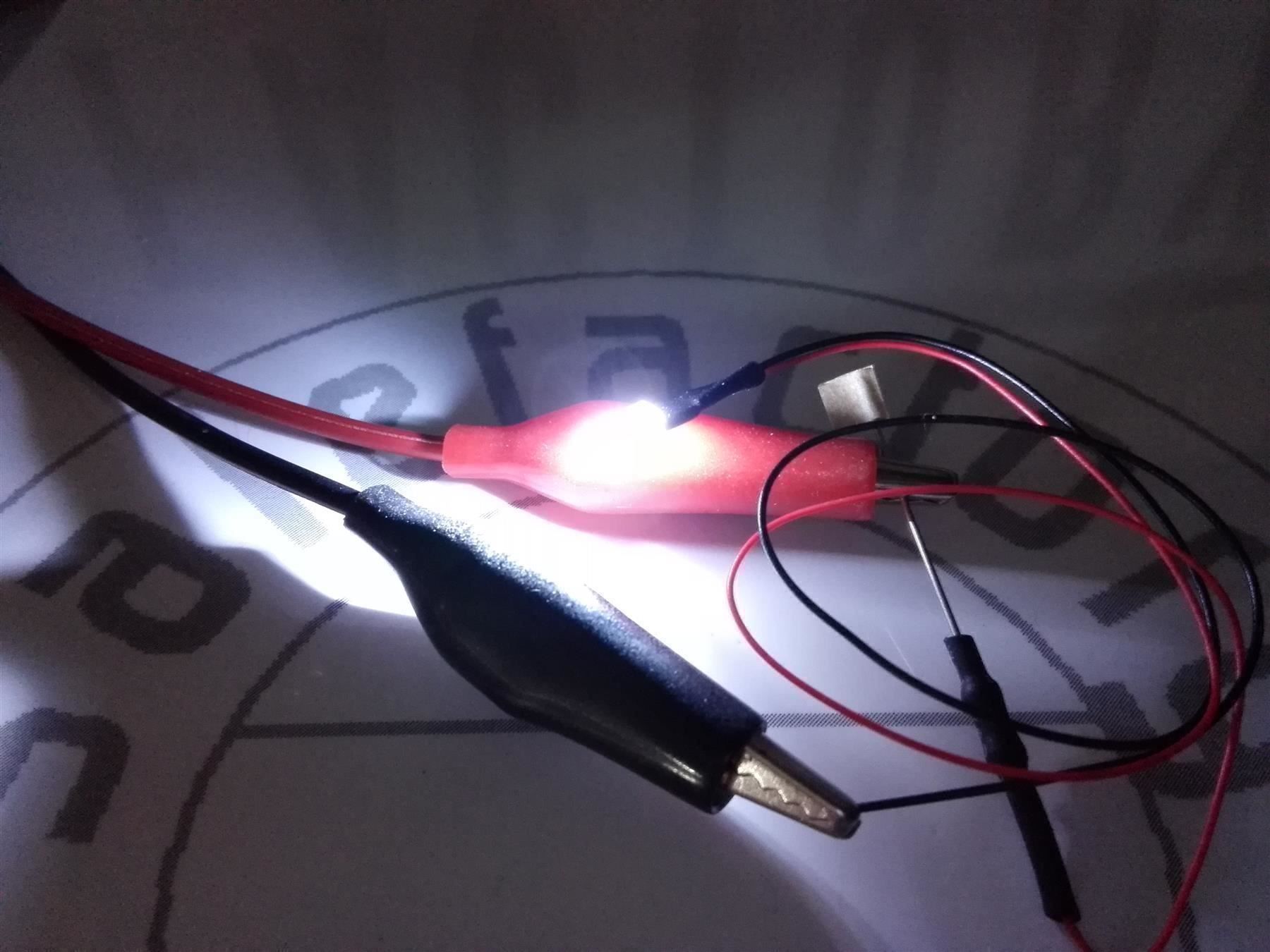 Elektronikbauteile: LED 3mm, kaltweiss, verkabelt 12V – Neu (gemäss Beschreibung) aus Luzern von Salefactory