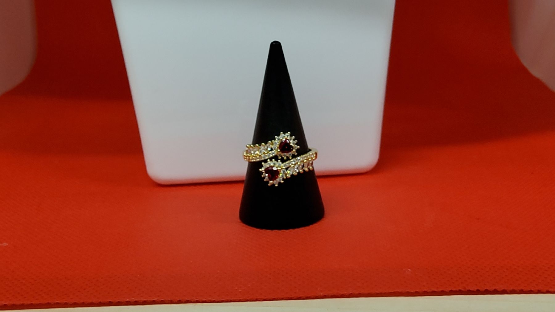 Anelli: ring mit zwei roten Steinen, Gr. 54 – Nuovo (secondo la descrizione) da Herisau venduto da Nluanalucas