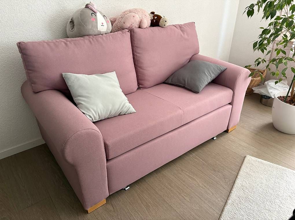 Sofas: Canapé lit – D'occasion à Marin-Epagnier par charlotte99