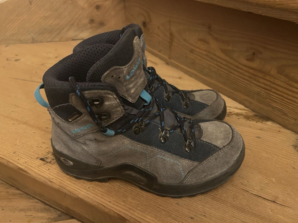 Lowa Schuhe für Jungen: Lowa Wanderschuh 33 – Gebraucht aus Solothurn von Luciamoser88 1