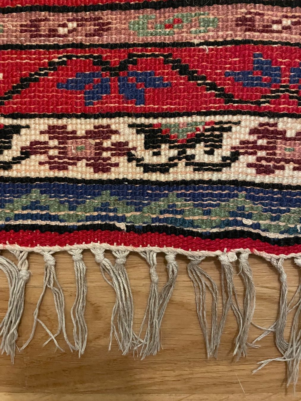 Teppiche: Orientteppich aus Nachlass – Gebraucht aus Luzern von Nelemamuk 2