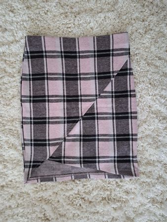 jupe à carreaux rose-noir taille M
