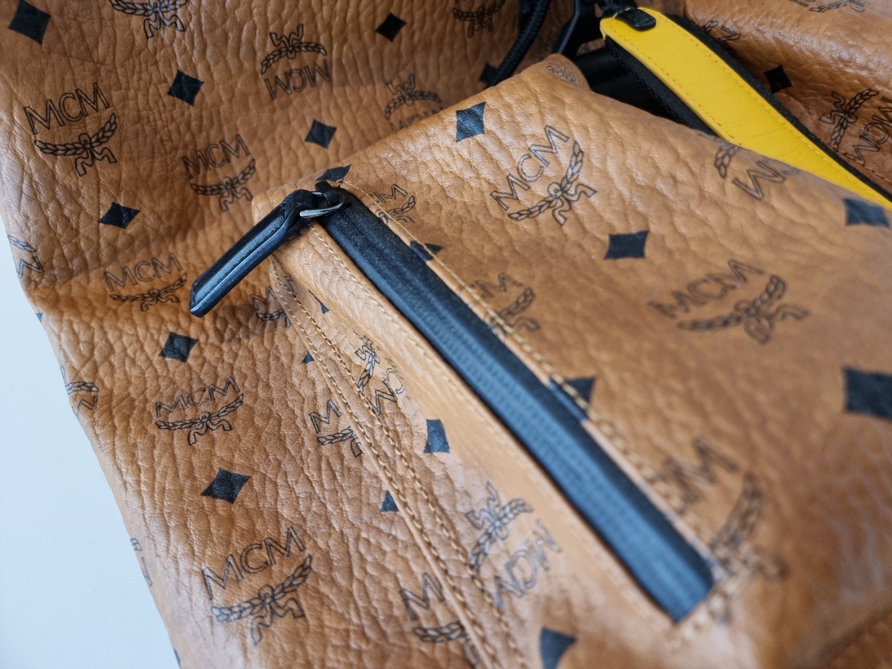 Mcm Zaini: 💛 MCM Special Edition: Raymonde Backpack – Usato da Zürich venduto da TrueTrade 4