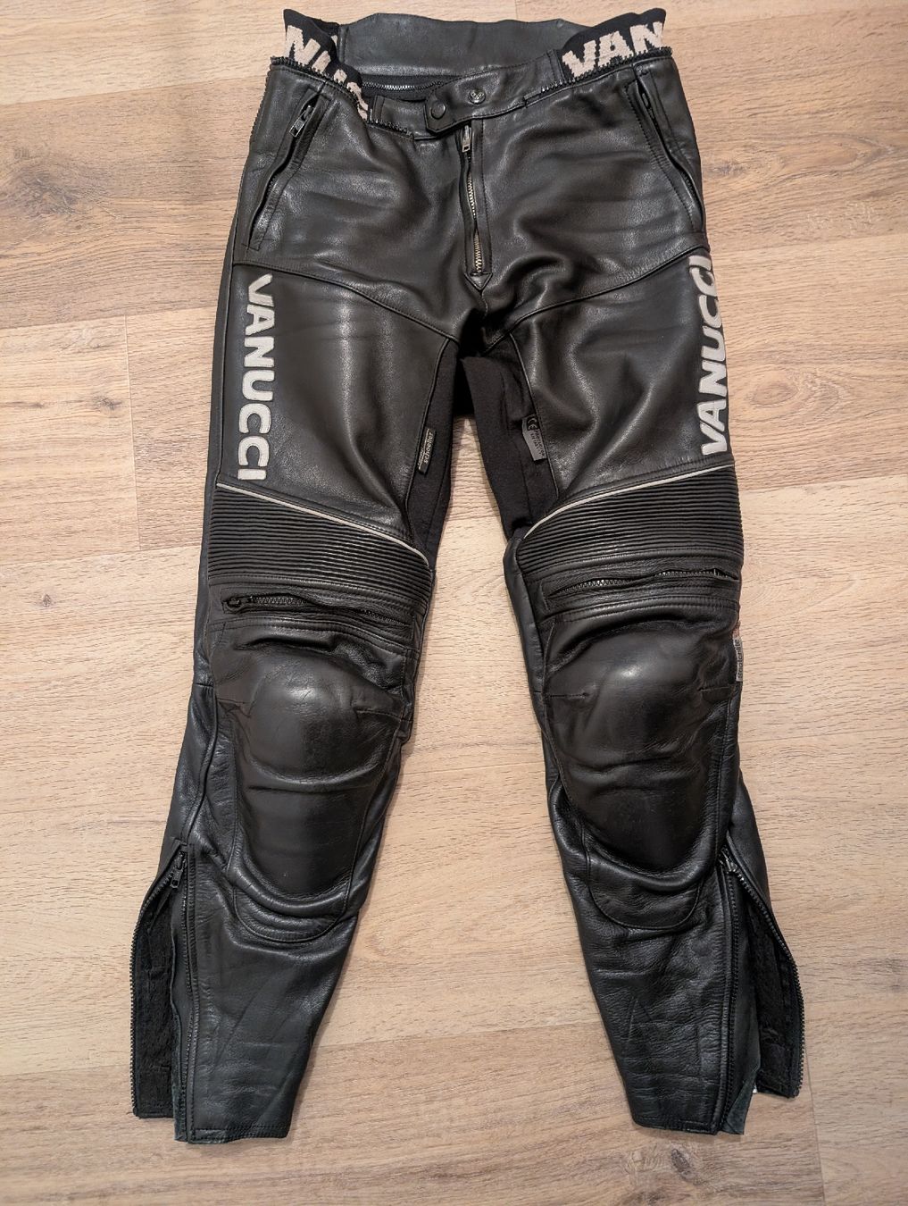 Completi: Motorrad Schutzkleidung Lederkluft – Usato da Hünenberg See venduto da Klaus91 3