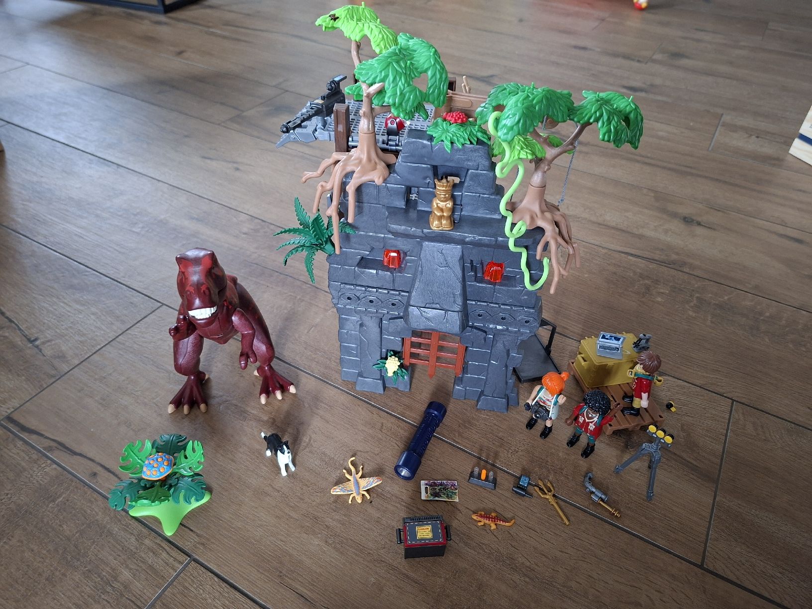 Playmobil Giocattoli: Playmobil 9429 Basecamp mit T-Rex – Usato da St. German venduto da van_2ldy