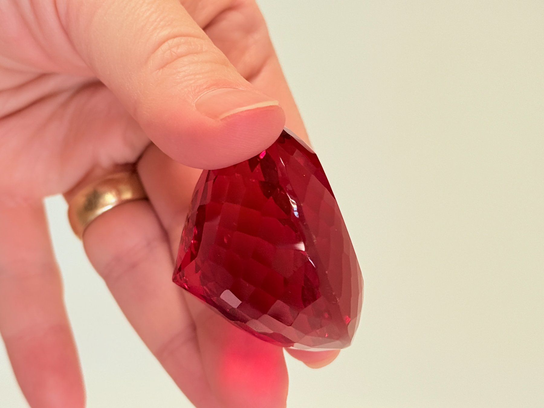 Edelsteine: Certified 432.05 Ct Round Cut Loose Gemstone – Neu und originalverpackt aus Genève von AWWA 4
