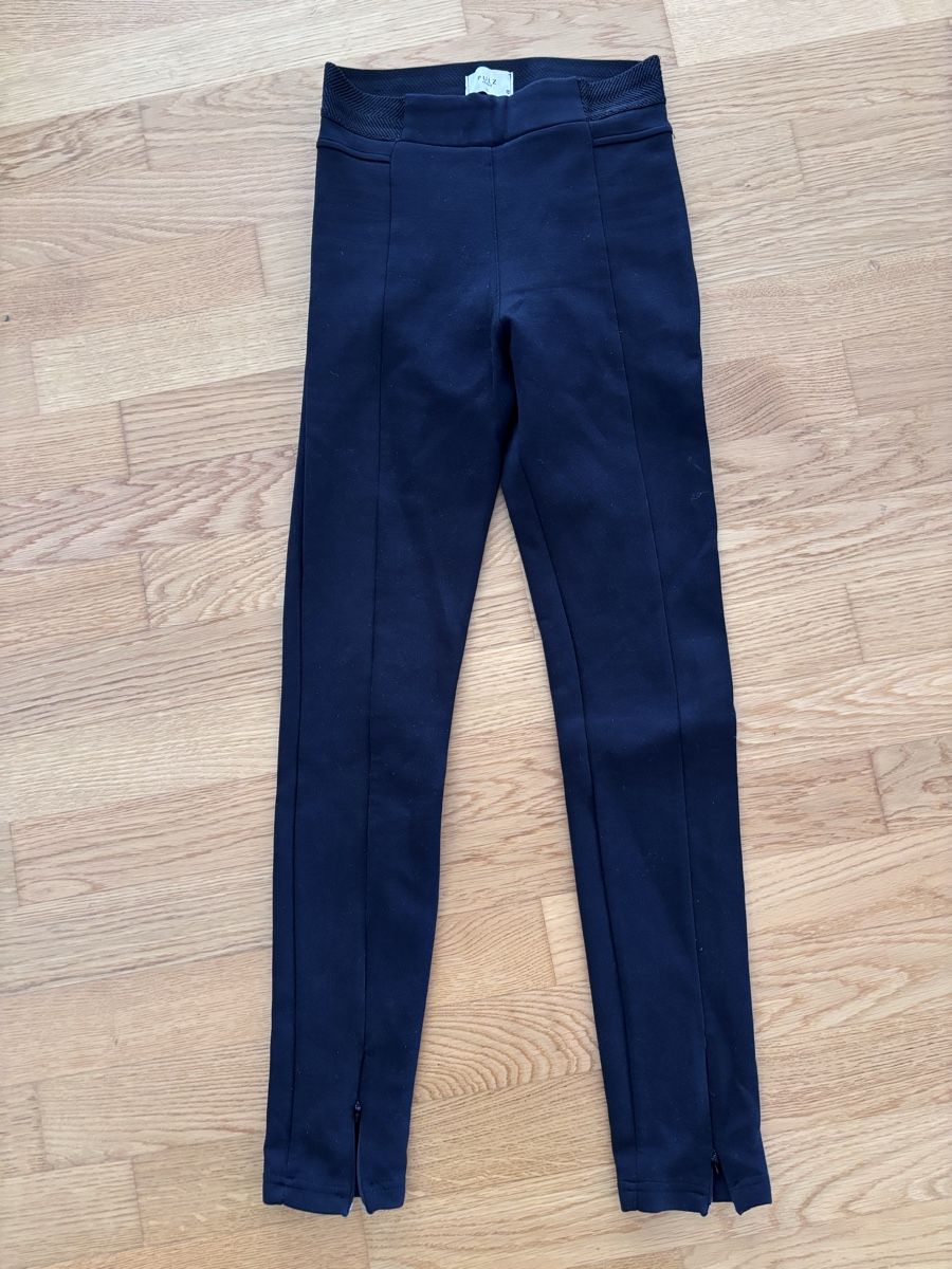 Hosen: Hose Pulz XS – Gebraucht aus Rüschlikon von cloudy_scotch