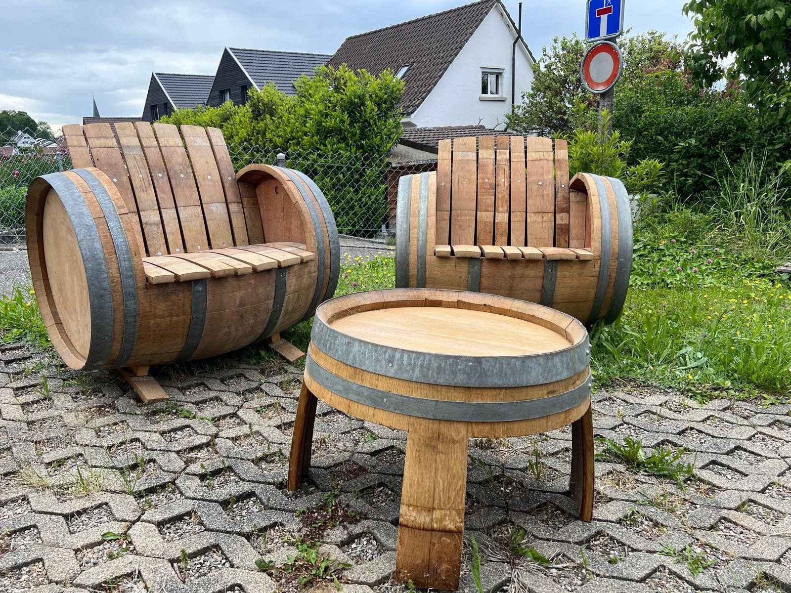Set di tavolo e panche: Eichenfass- Gartenmöbel- Garnitur – Usato da Duggingen venduto da bubi181