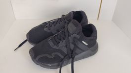 Adidas Damensneaker Laufschuhe, schwarz Gr. 32. (L39))
