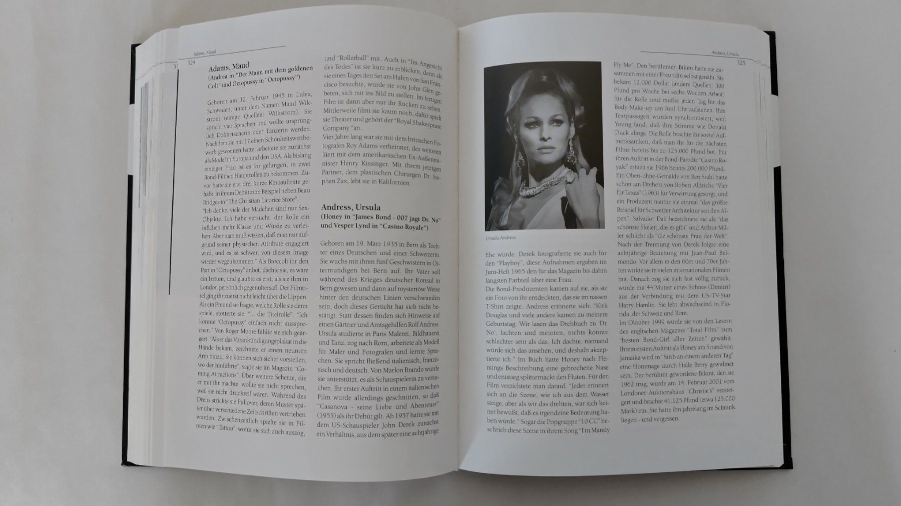 Libri: 007 - Das Grosse James Bond Buch 2002 mit 464 Seiten – Usato da Bellach venduto da JingleJerry 8