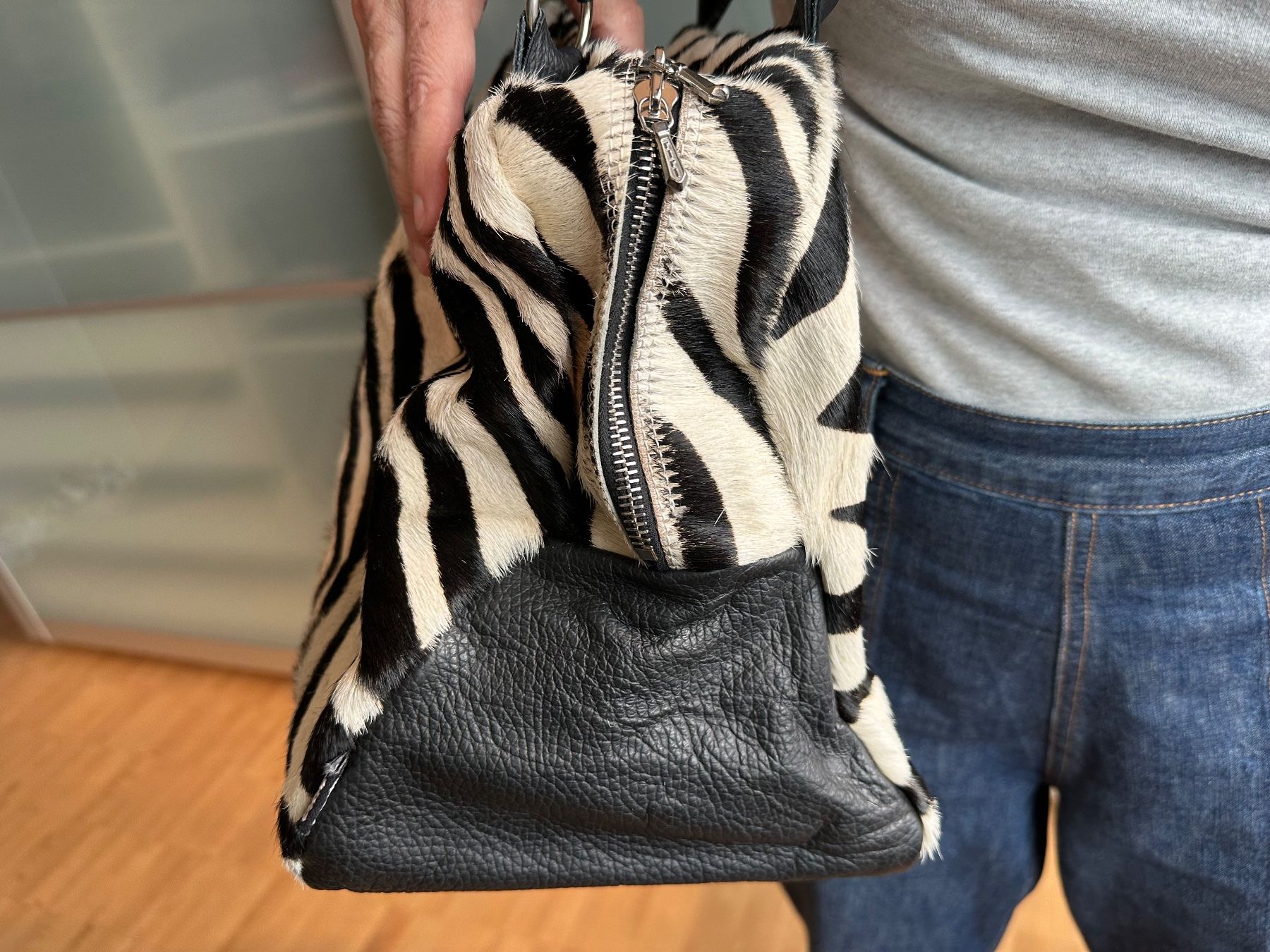 Borse da donna: Fell-Tasche mit Zebra-Muster – Usato da Winterthur venduto da Hoesch007 1