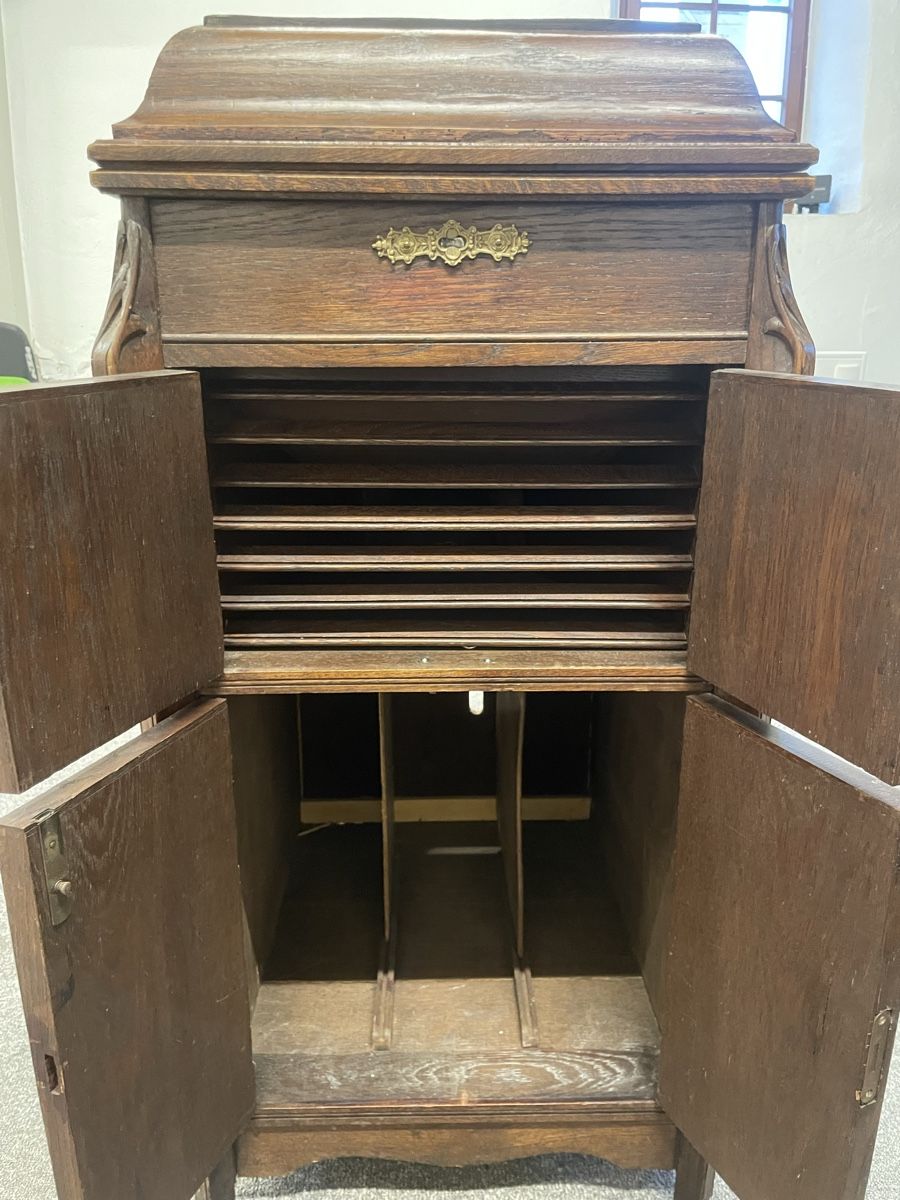 Giradischi: Stand Grammophon mit Platten ca 100 Jahre alt – Usato da Maur venduto da mar_9pbh 6