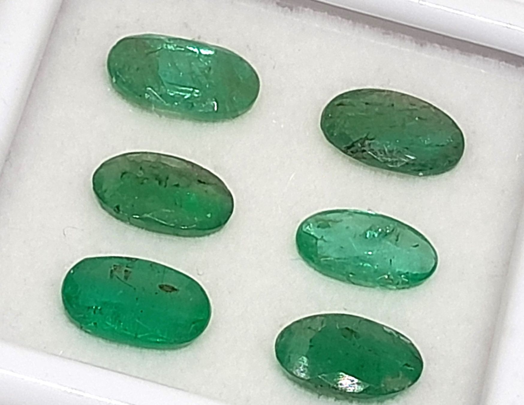 Pietre preziose: 6x émeraudes 7x5 mm - Valeur 280.- Fr – Nuovo (secondo la descrizione) da Grimisuat venduto da Valgem 2