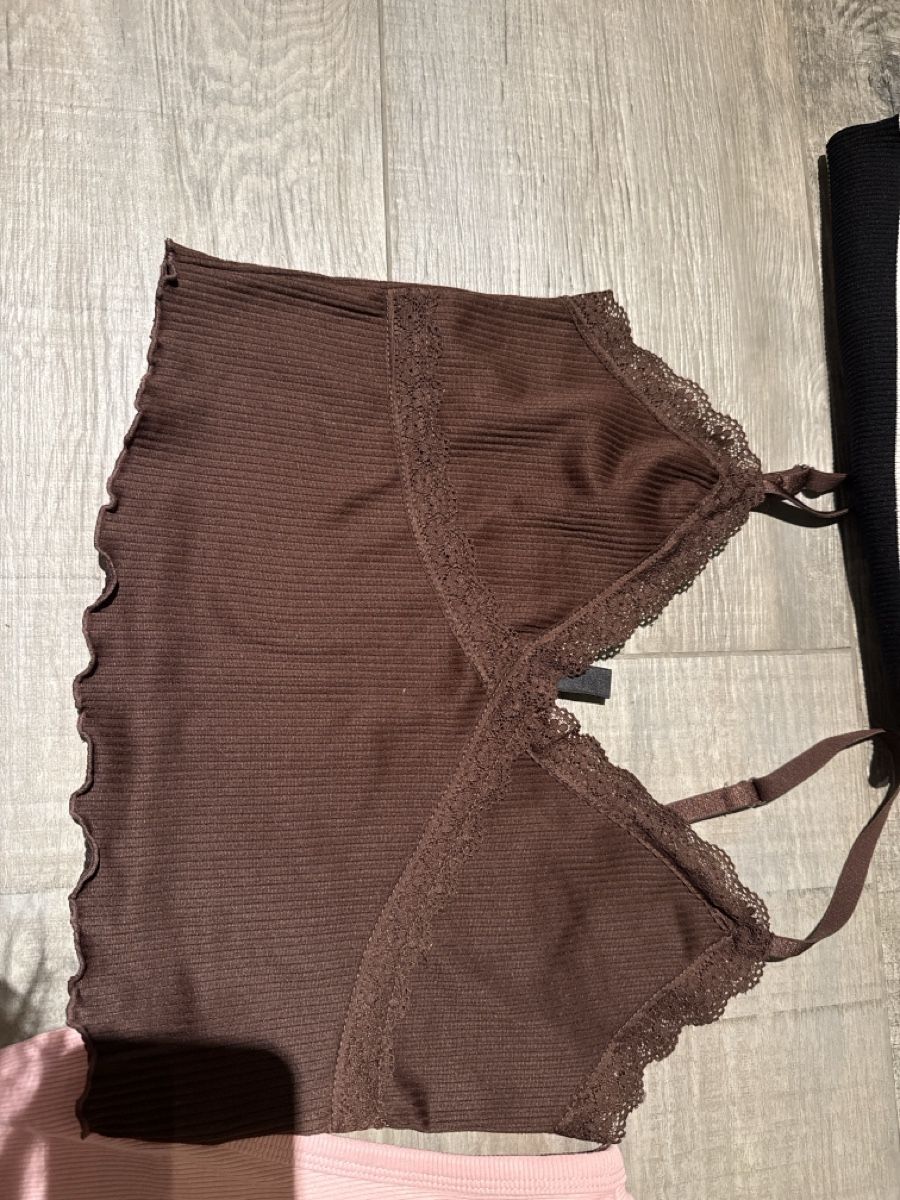H&M Ensembles coordonnés: Lot de tops  – D'occasion à Tramelan par mar_xrj7 3