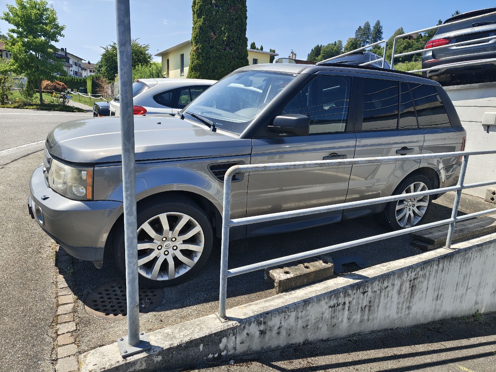 Land Rover Autos: RR ab einem Franken – Défectueux à Hirzel par Garagegold01