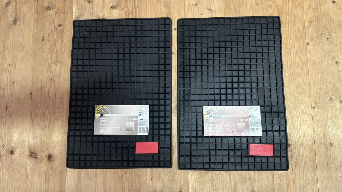 Tappeti & Tappetini: Gummimatte Auto - NEU – Nuovo e nell'imballaggio originale da Erlinsbach venduto da Basi67