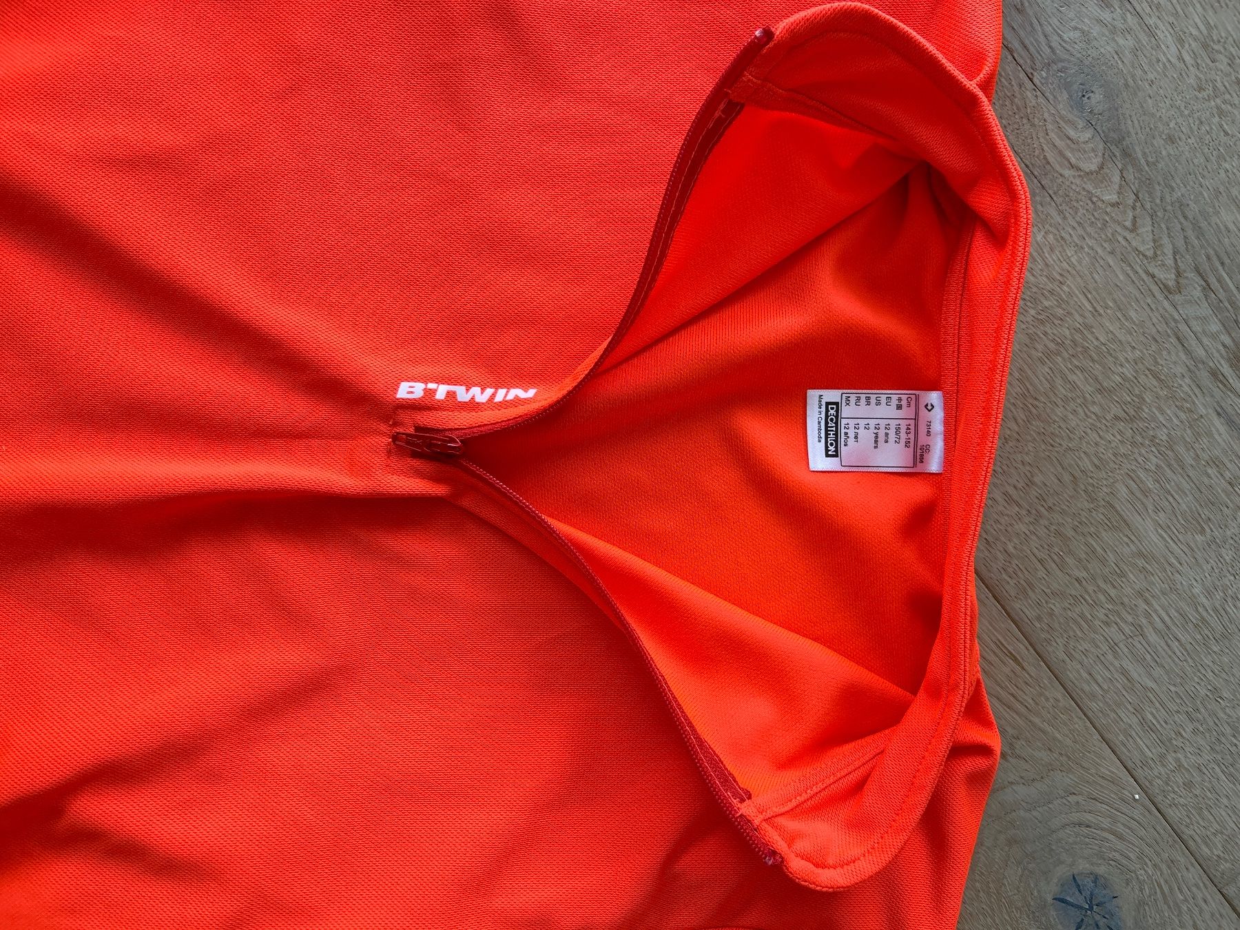 Leibchen & Hosen: Maillot vélo 12 ans état neuf – Gebraucht aus Yens von Chriis 1