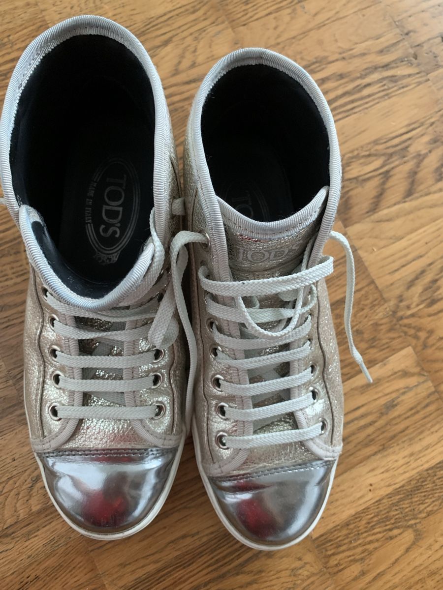 Chaussures femmes: Tods leder sneakers – D'occasion à Zürich par Nikuska32 1