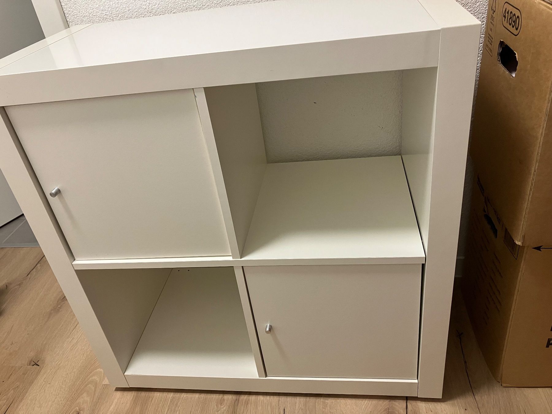 Ikea Scaffali: Expedit Regal mit 2 Türen – Usato da Dottikon venduto da wanderlaedeli