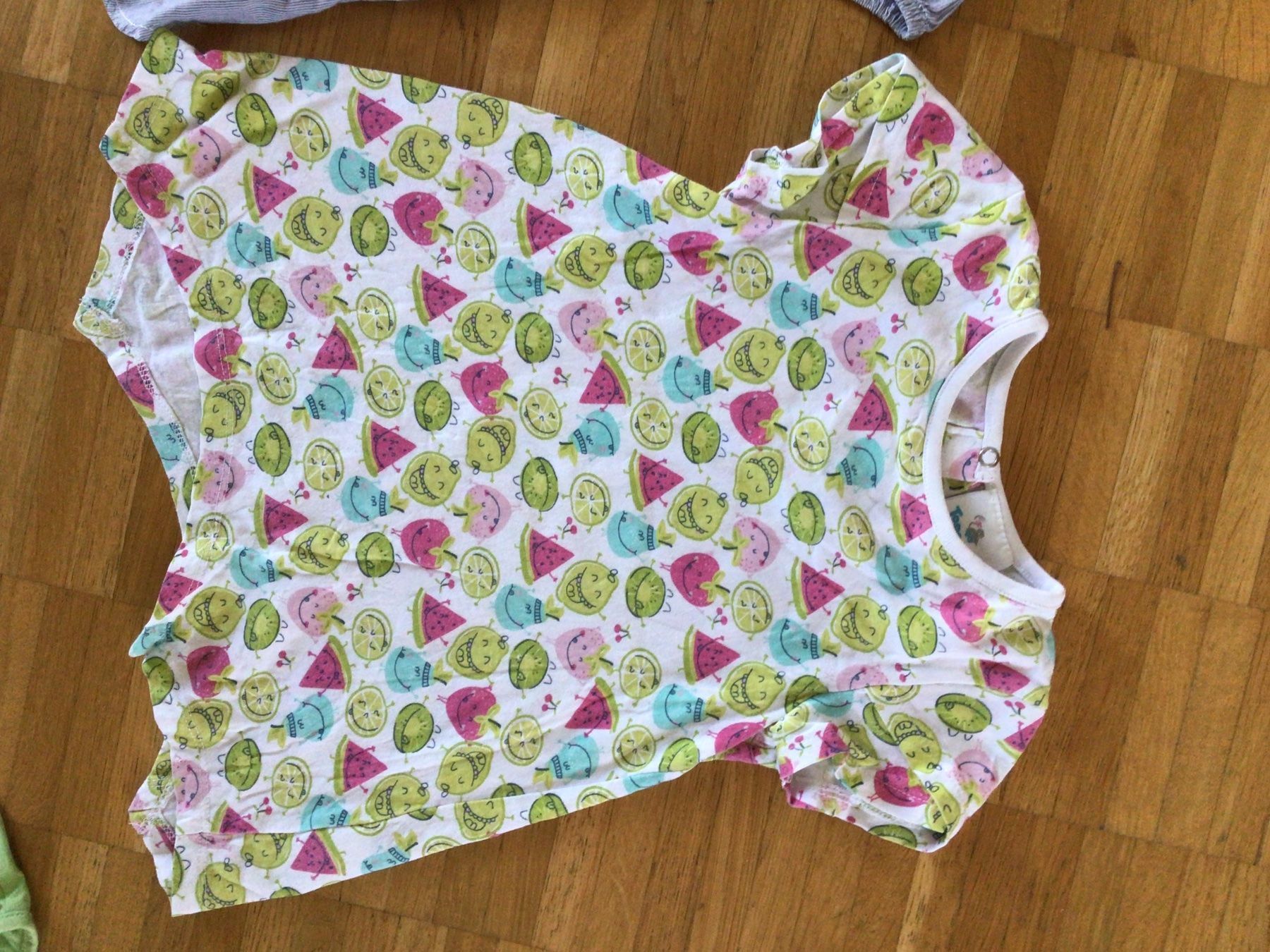 Blusen, T-Shirts & Tops: T-Shirt, Shirt, Gr. 92 – Gebraucht aus Zürich von mdiedric