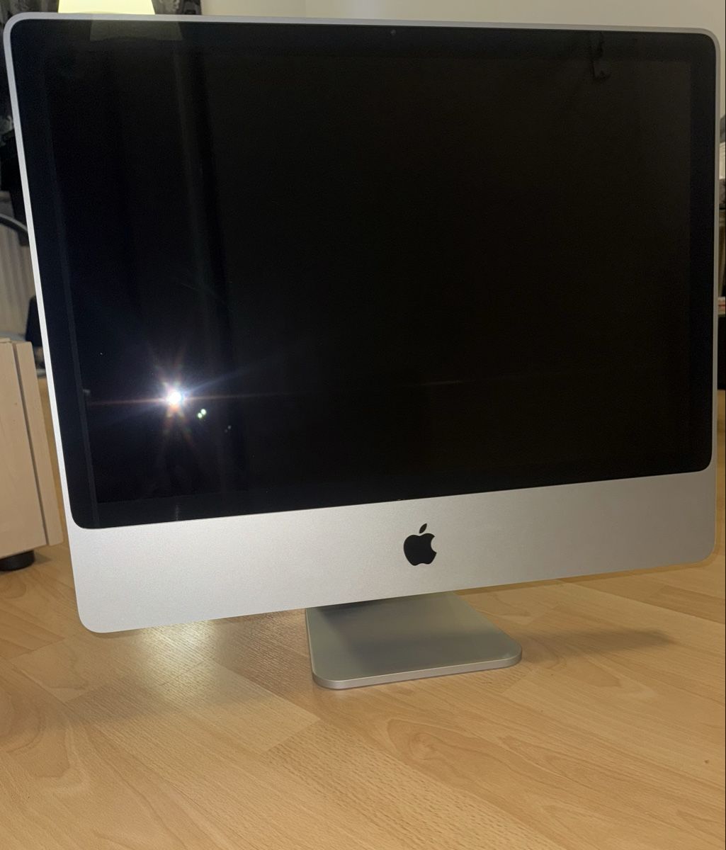 Apple PC: Apple iMac 21.5-inch + Keyboard & Mouse – Usato da Moosseedorf venduto da ram_c65w