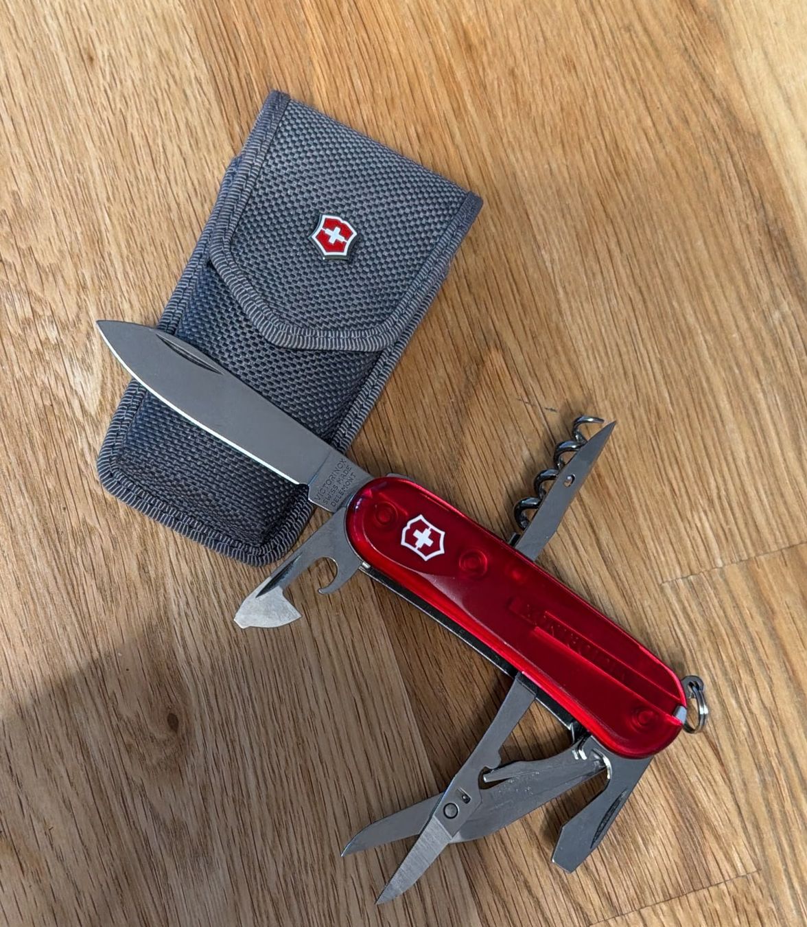 Victorinox Coltelli tascabile: VICTORINOX SACKMESSER MIT ETUI – Nuovo (secondo la descrizione) da Zürich venduto da Frei-Occasionen