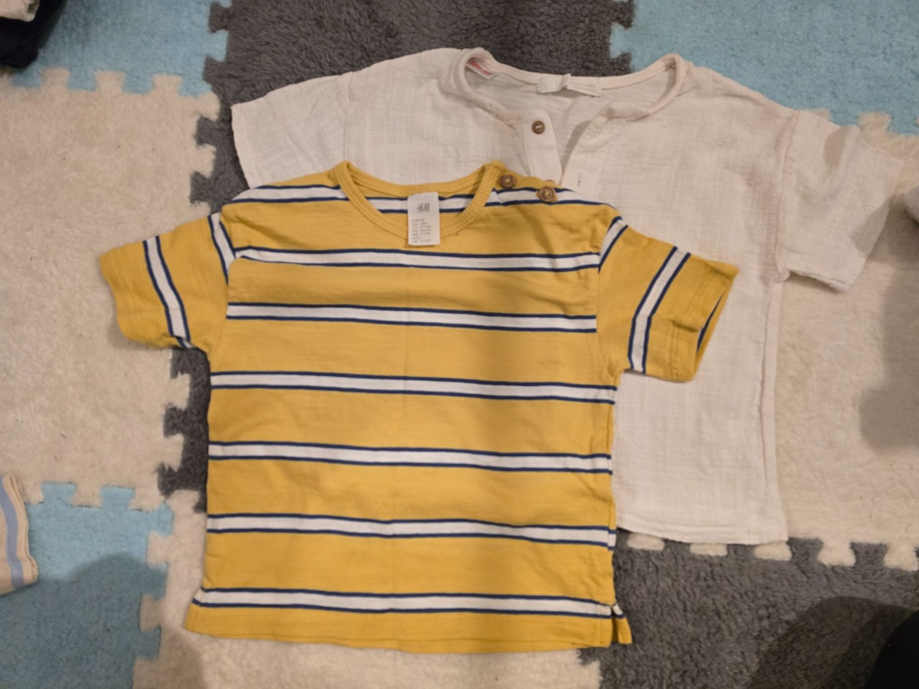 Hemden, Tops & T-Shirts: Baby T-Shirts Grösse 80 – Gebraucht aus Effretikon von Yanaa247